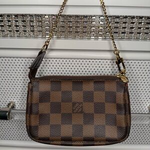 Louis Vuitton Damier Ebene mini pochette
